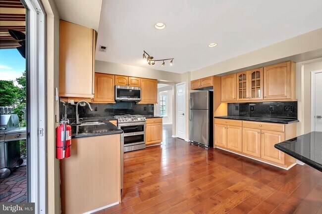 Foto del edificio - 30 Barton Way