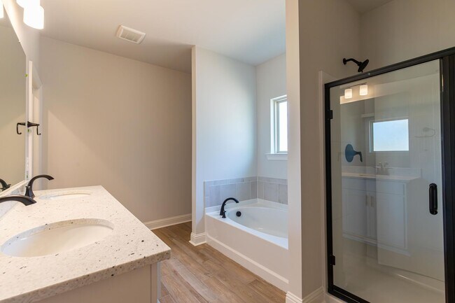 Building Photo - Beautiful New Modern Home in Cane's Landing!