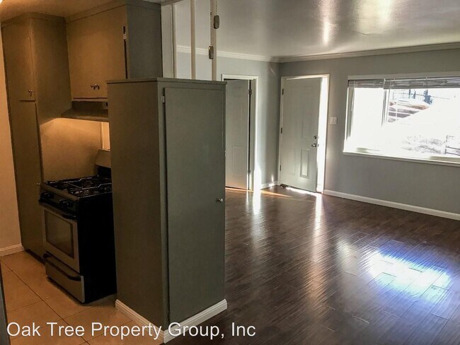 Foto del edificio - 3040 Lynde St