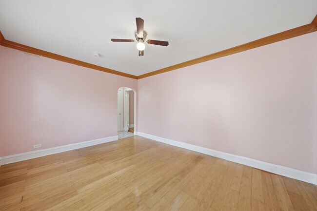 Foto del edificio - 6316 N Artesian Ave