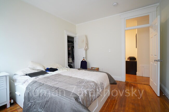 Foto del edificio - 42 Strathmore Rd