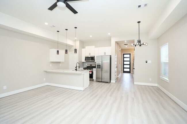 Building Photo - 3126 Erica Ln