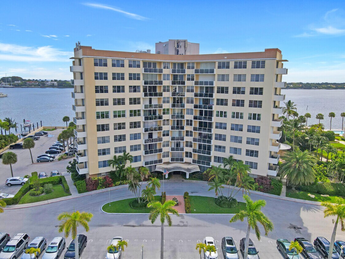Foto principal - 2800 N Flagler Dr