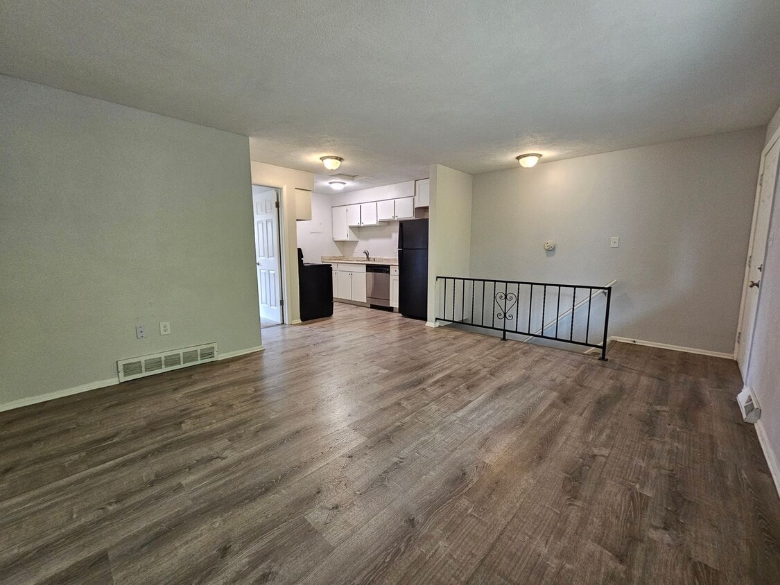 Primary Photo - 10160 W 59th Ave