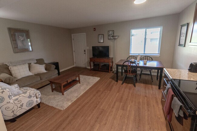 Building Photo - 105 N Garth Ave