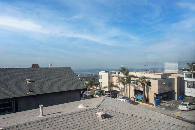 Foto del edificio - 320 Marine Ave