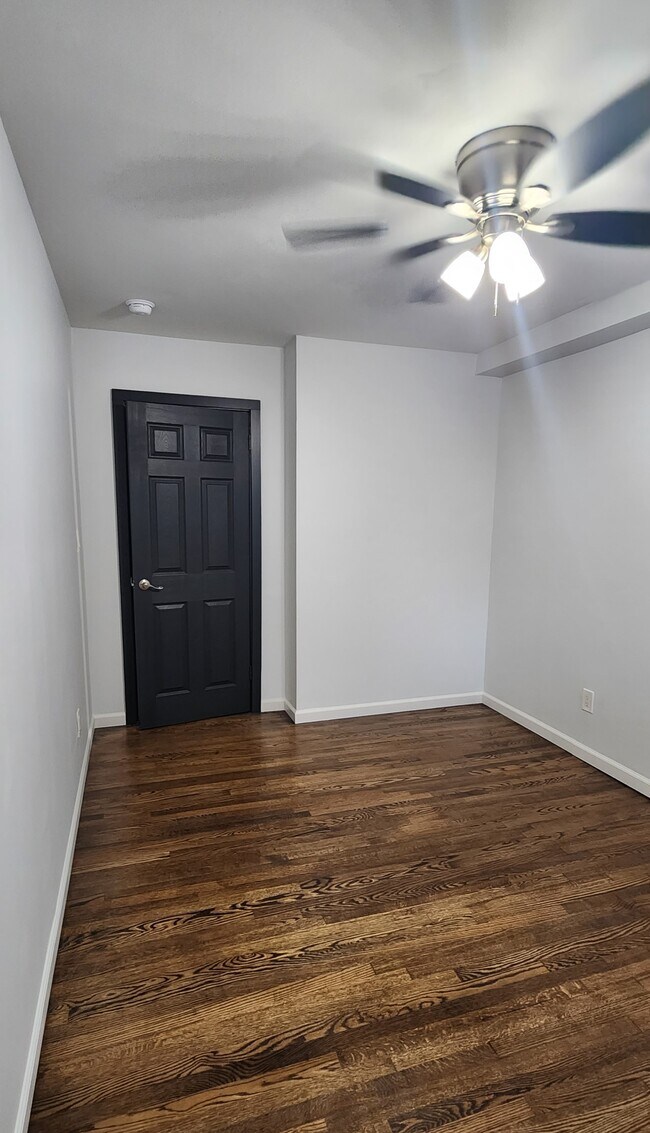 Bedroom - 1029 Underhill Ave
