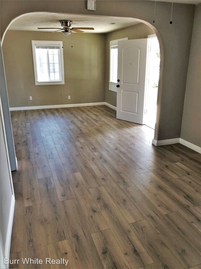 Building Photo - 3 br, 1 bath House - 14172 Olive Street