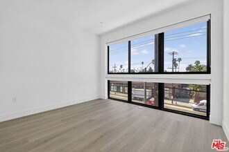 Building Photo - 1808 Lincoln Blvd