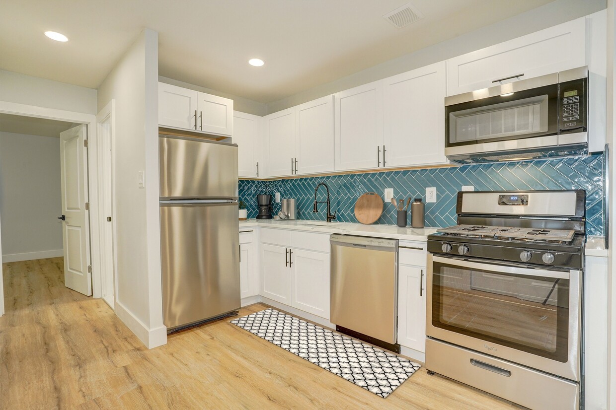 Kitchen-Renovated - Park Glen Apartments