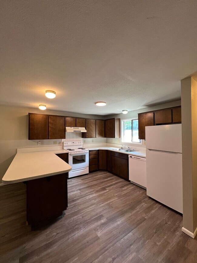 Foto del edificio - 4217-4219 W. Indian Trail Rd