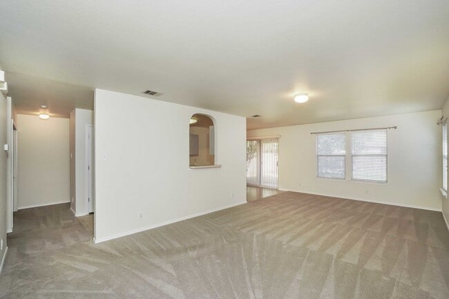 Building Photo - Adorable 3 bedroom for rent in Wildhorse!