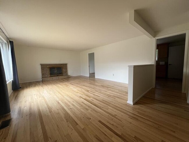 Building Photo - 3068 S Marie Cir