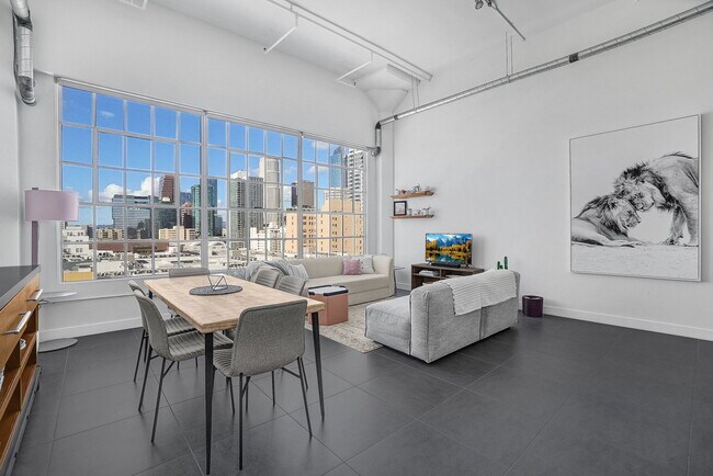 Foto del edificio - 939 S Broadway