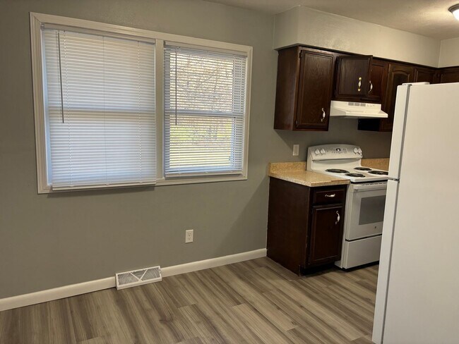 Foto del edificio - 3 bedroom, 2 bath home in Waterloo