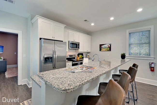 Foto del edificio - 4 br, 3 bath House - 162 Spring Street. D
