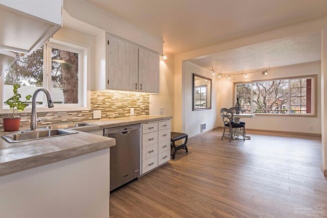 Foto del edificio - Westside 3 Bedroom Home!