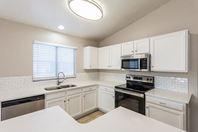 Building Photo - 13117 N El Frio St