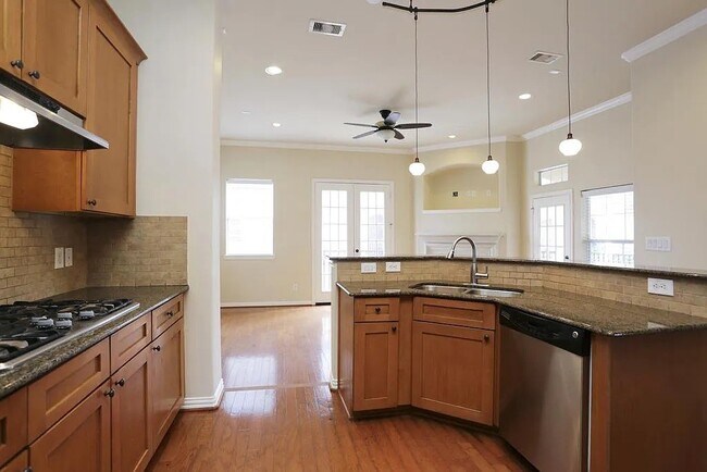 Foto del edificio - 5615 Winsome Ln