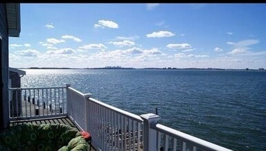 Building Photo - 39 Castle Rd