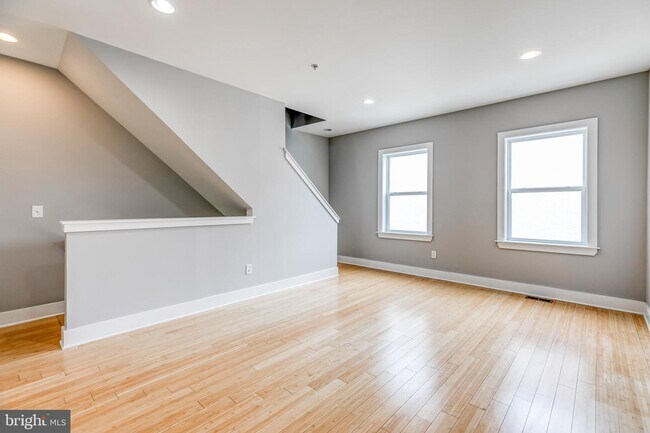 Foto del edificio - 2103 E Susquehanna Ave