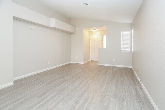 Building Photo - 5844 Round Castle St