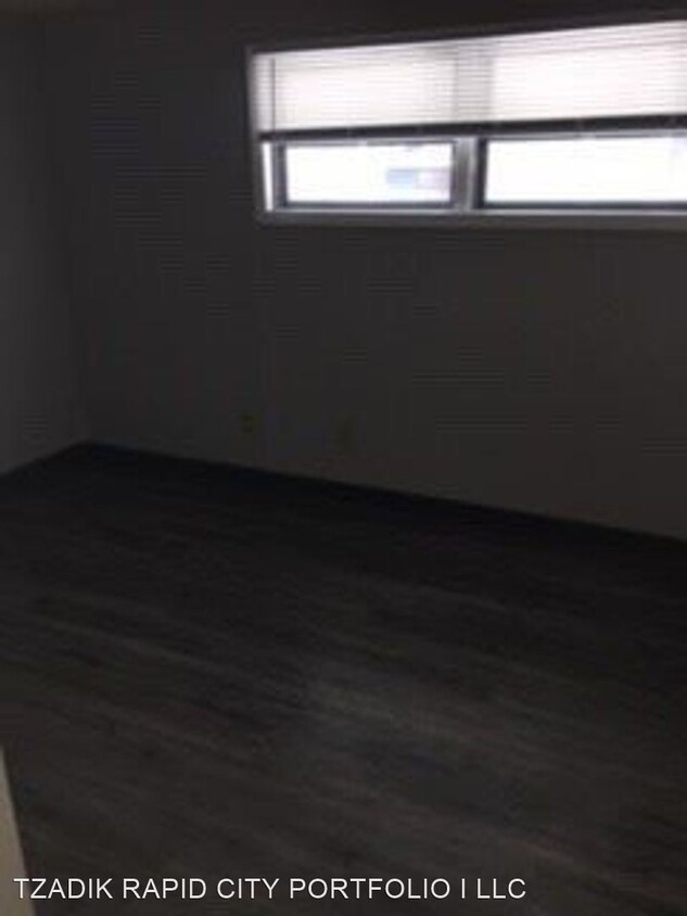 Building Photo - 2 br, 1 bath Apartment - 27 Signal Drive