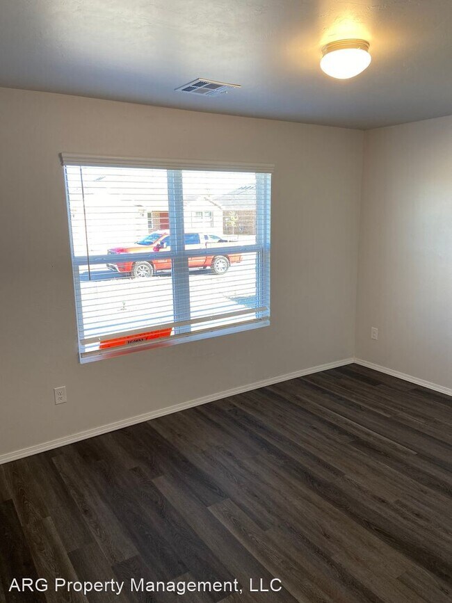 Foto del edificio - 3 br, 2 bath House - 548 SE 3rd Place