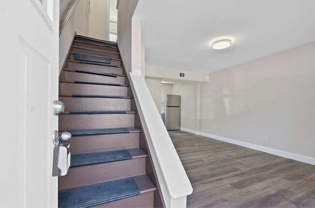 Foto del edificio - 464 E Norwich Ave