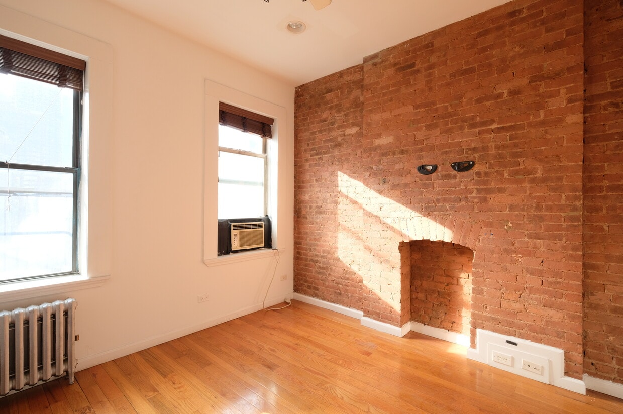 Primary Photo - 486 9th Ave