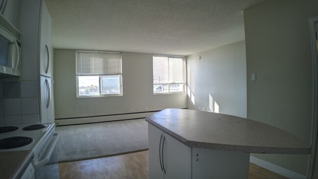 Building Photo - 11147 Whyte Ave NW