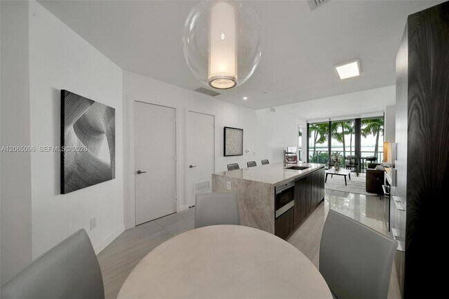 Foto del edificio - 480 NE 31st St