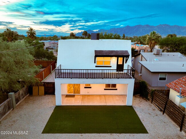 Foto del edificio - 2116 E Helen St