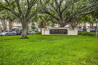Building Photo - 1515 Hyde Park Blvd