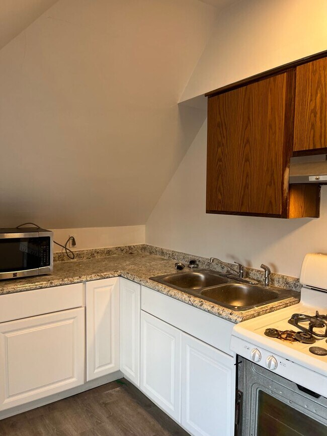 Photo - 1034 Chelton Ave Apartment