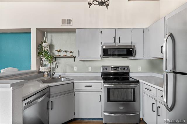 Foto del edificio - 4760 S Wadsworth Blvd