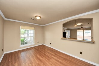 Building Photo - 1702 Kemah Oaks Dr