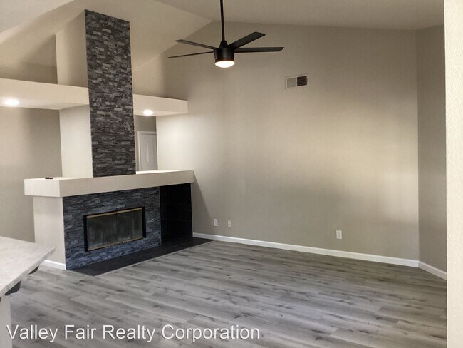 Building Photo - 4 br, 2 bath House - 790 Teesdale Rd