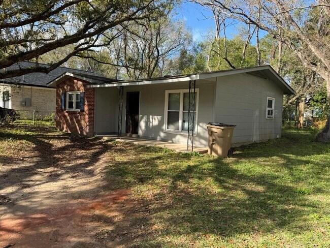 Foto del edificio - 6452 Tanner St