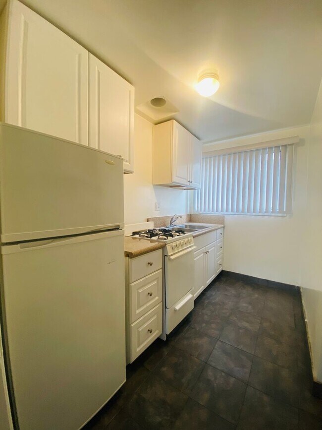 Interior Photo - 3729 Dunn Dr