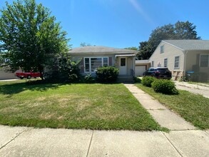 Building Photo - 2041 5th Ave N