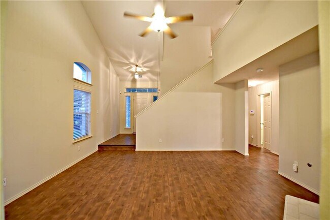 Building Photo - 2803 Winslow Dr