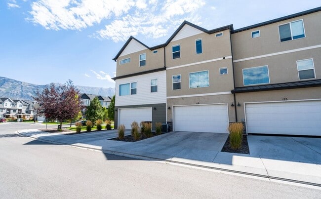 Building Photo - 119 S 1800 W