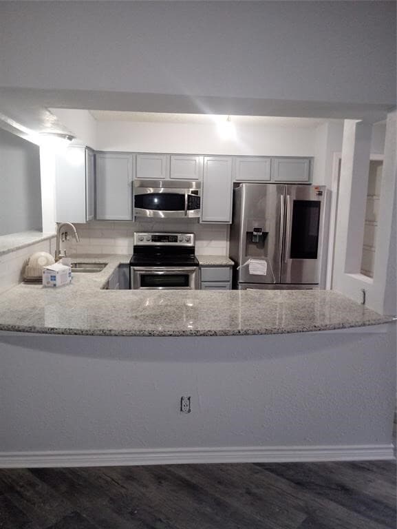 Foto del edificio - 3411 S Briar Knoll Dr