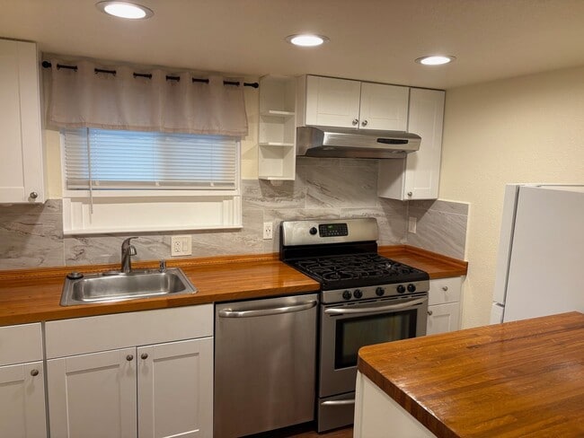 Photo - 22nd Street Apartment