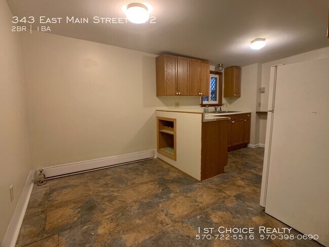 Building Photo - Large 2 bedroom for only $725 per month!