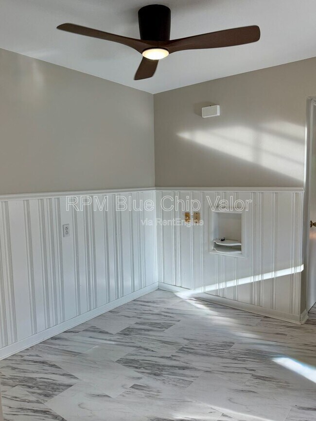 Foto del edificio - 6912 Murray Ave