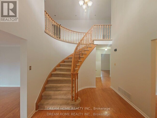 Building Photo - 42 Emeline Crescent