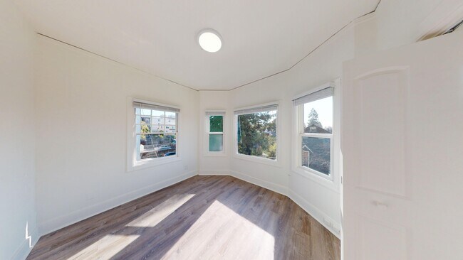 Foto del edificio - 2410 Dwight Way