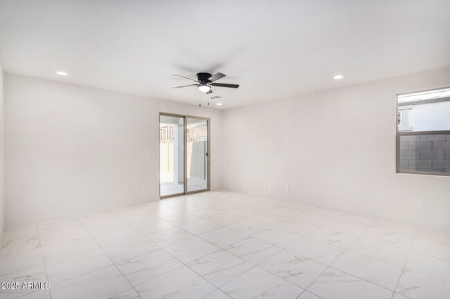 Building Photo - 6970 W Gwen St
